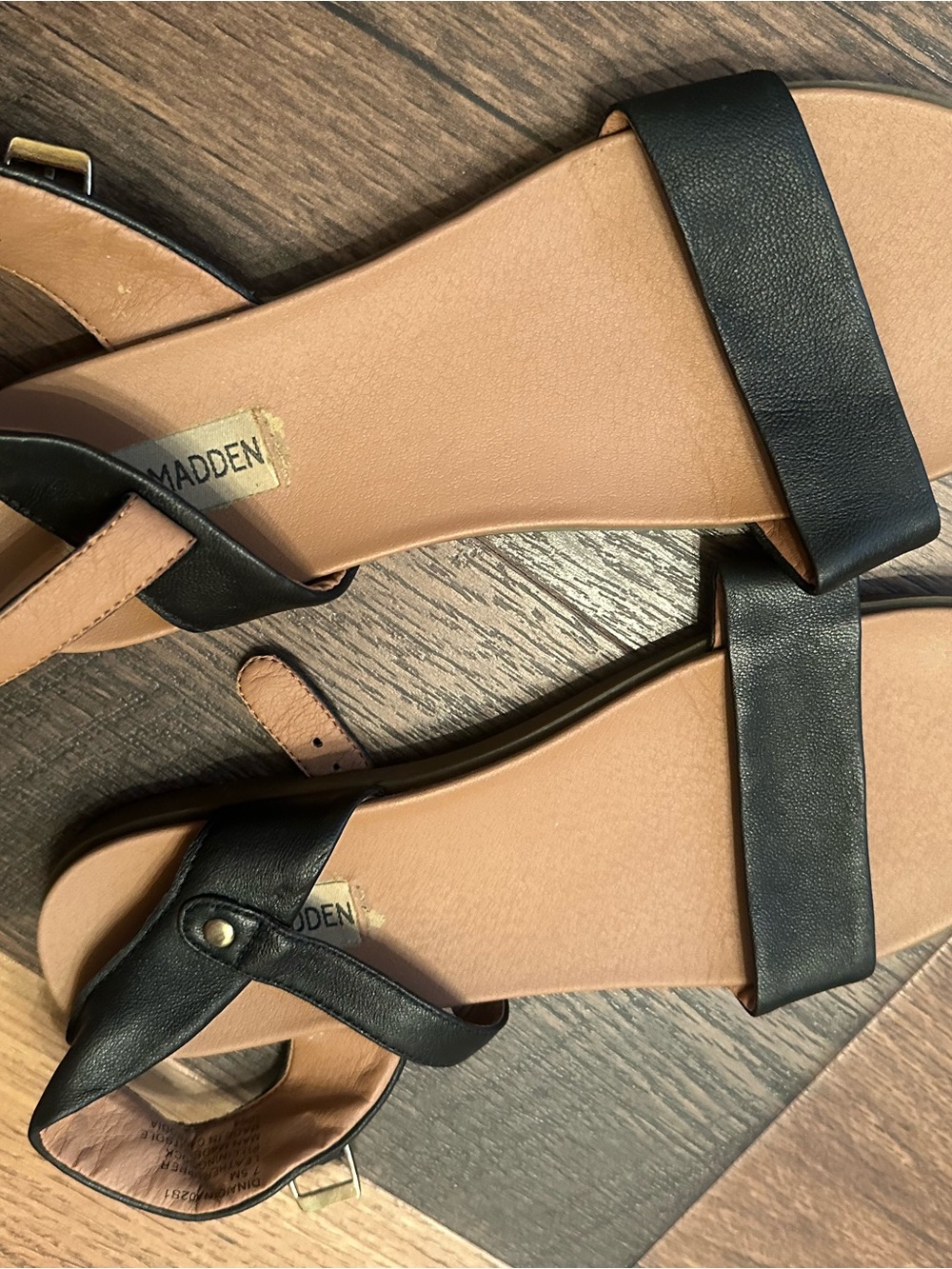 Steve Madden Black and Tan Leather Strappy Flat Sandals